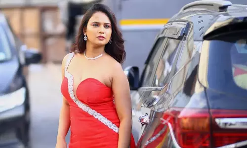 బోల్డ్ లుక్స్ తో కవ్విస్తున్న బిగ్ బాస్ బ్యూటీ