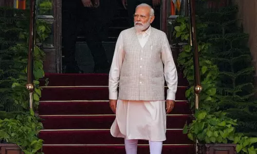 పాత‌వాటిని బాగు చేయ‌డం కూడా చ‌రిత్రేనా?!:  మోడీకి నెటిజ‌న్ల ప్ర‌శ్న‌