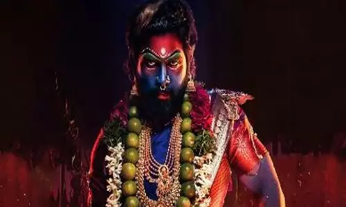 పుష్ప మేకర్స్ పై తిరగపడుతున్న అల్లు ఫ్యాన్స్..?