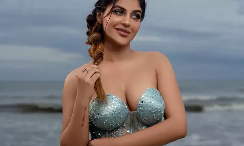 Scintillating Looks Of Yashika Aanand