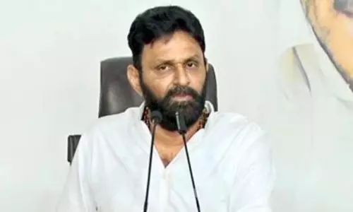 పవన్ బాబుతో కలిస్తే అసలు ఊరుకోరుట... మాజీ మంత్రిది దాష్టికమేనా...?