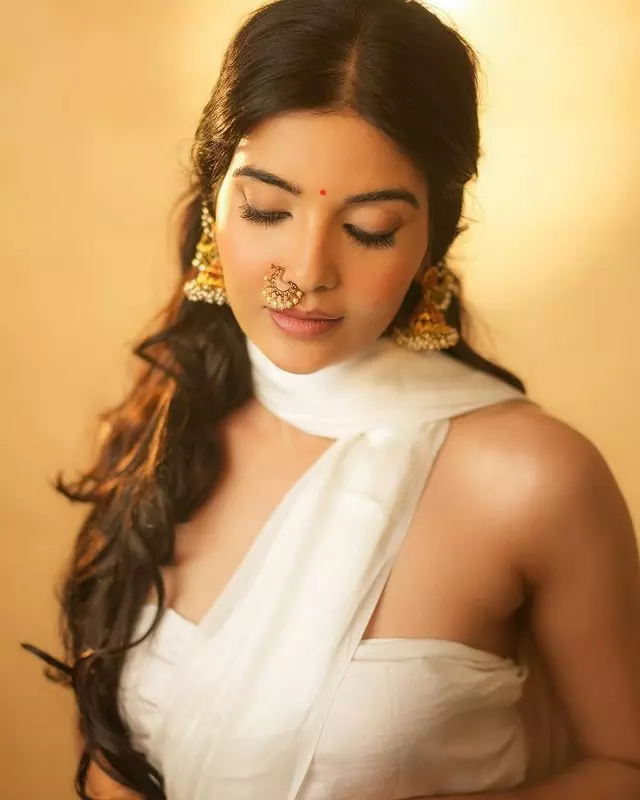 Scintillating Looks Of  Madhuri Jain