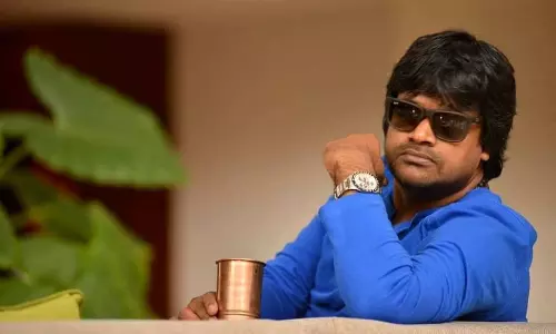 హరీష్ శంకర్ ఎటు తేల్చుకోలేకపోతున్నాడా..?