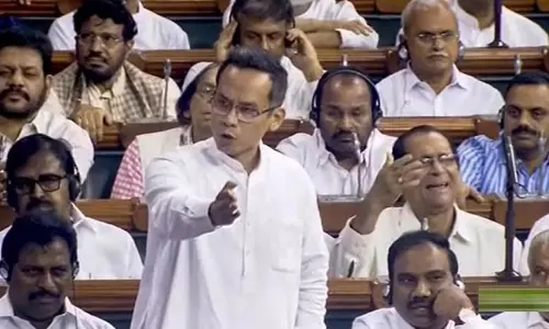 నిప్పులు కురిసిన లోక్‌స‌భ‌.. మౌనంగా చూస్తుండిపోయిన మోడీ బ్యాచ్‌!