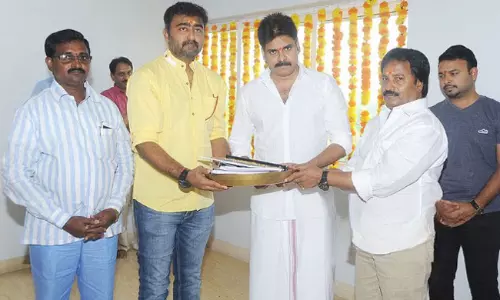 వేదళం రీమేక్.. పవన్ అప్పుడే ఇలా..