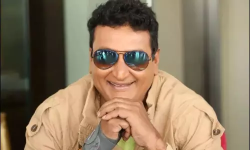 శ్యాంబాబు  ఎఫెక్ట్...శోభన్  బాబుని పట్టిన  ఫృధ్వీ!