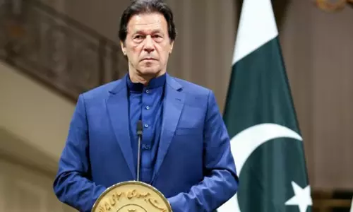 చీకటిగది.. పురుగుల అన్నం.. మాజీ ప్రధాని జైలు జీవితం దుర్భరం