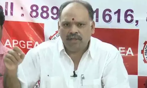 ఎంప్లాయీస్ యూనియన్ లీడర్ సూర్యనారాయణకు హైకోర్టులో చుక్కెదురు