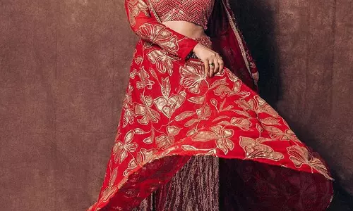 Ravishing Red Poses Of Sreemukhi Ravishing Red Poses Of Sreemukhi