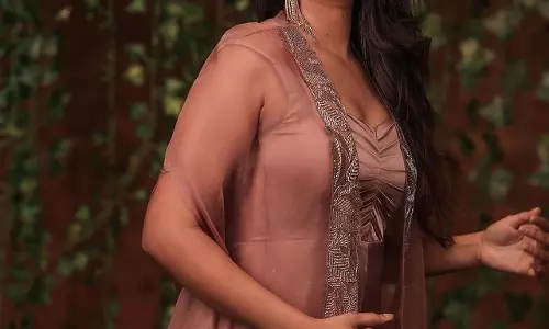 Stellar Clicks Of Eesha Rebba