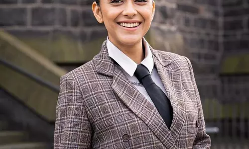 Titillating Pics Of Mrunal Thakur