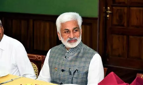 టీడీపీ జనసేన పోటా పోటీ ... వైసీపీ ప్లేస్ ఎక్కడ ?