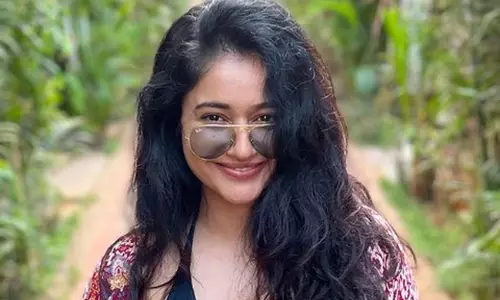 బోల్డ్ బ్యూటీ పూన‌మ్ హొయ‌లు చూడ‌త‌ర‌మా?