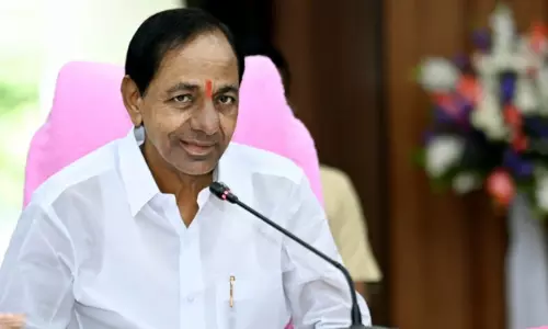 రెండు పేర్లపై కేసీయార్ లో అయోమయం  ?