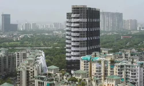 హైదరాబాద్ లో అమ్ముడుపోని ఇళ్ల సంఖ్య లక్షనా?