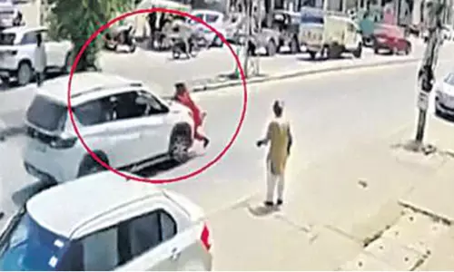 వైరల్‌ వీడియో.. రాజస్థాన్‌ లో మరో దారుణం!