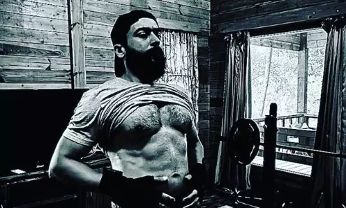 కంగువా.. బీస్ట్​ మోడ్​లో సూర్య విత్ సిక్స్ ప్యాక్​