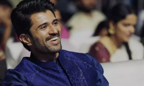 రజినీకాంత్ ఫ్యాన్స్ కి కోపం తెప్పించిన రౌడీ స్టార్