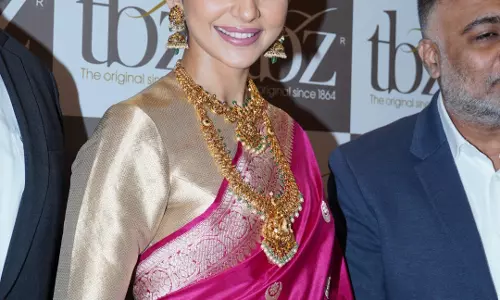 Rakul Preet Singhs Stunning Look In Traditional Attire!