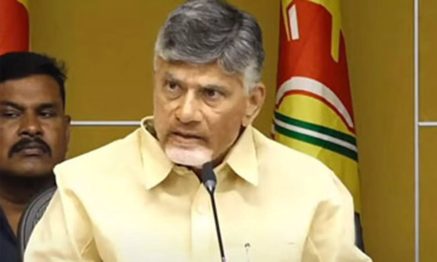 టీడీపీ నుంచి చంద్రబాబును సస్పెండ్ చేసినది ఎవరో తెలుసా...? టీడీపీ నుంచి చంద్రబాబును సస్పెండ్ చేసినది ఎవరో తెలుసా...?