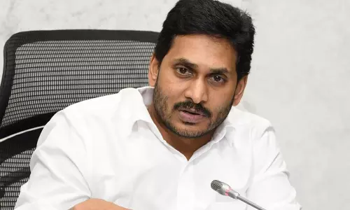 పదవుల గంపతో జగన్...ఆ తరువాతనే టికెట్లు...?