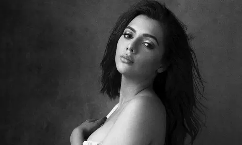 రుహి సింగ్ బికినీ.. ఆ భంగిమలు ఏంటి బాబోయ్ రుహి సింగ్ బికినీ.. ఆ భంగిమలు ఏంటి బాబోయ్