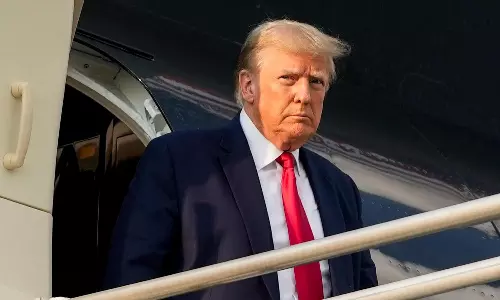 మగ్‍ షార్ట్ ను ఆ విధంగా క్యాష్ చేసుకుంటున్న ట్రంప్...!