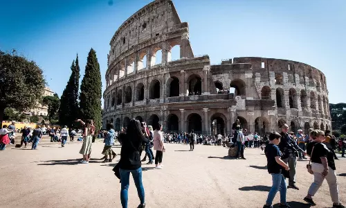 అతిధులను రావొద్దంటున్న యూరోప్.. ఎందుకిలా?