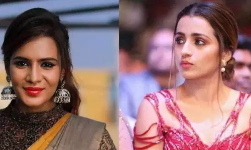 అతడు పదే పదే టచ్ చేసినా త్రిష మౌనంగానే..!