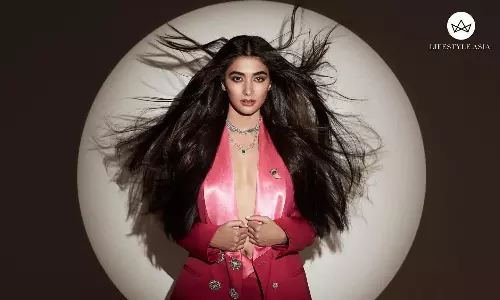 ఫోటోషూట్‌: స్ట‌న్నింగ్ పూజా హెగ్డే ఖ‌త‌ర్నాక్ లుక్స్