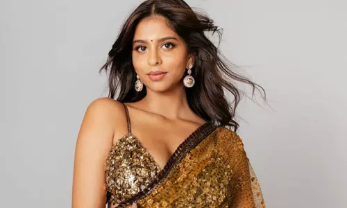 బోయ్ ఫ్రెండ్‌ని మోసం చేసి మెసేజ్‌లు పంపే అమ్మాయి