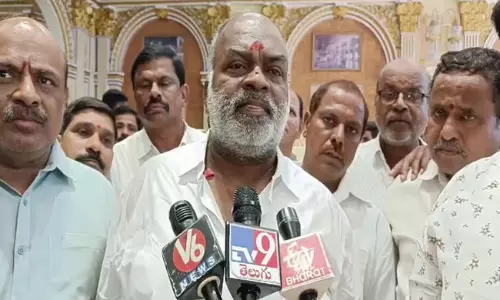 చేర్చుకుంటామని మొహం చాటేసిన బీజేపీ.. మాజీ మంత్రికి ఘోర అవమానం!?