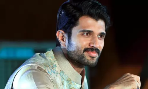 వాళ్లిద్ద‌ర్నీ లైన్ లో పెట్టిన దేవ‌ర‌కొండ‌!