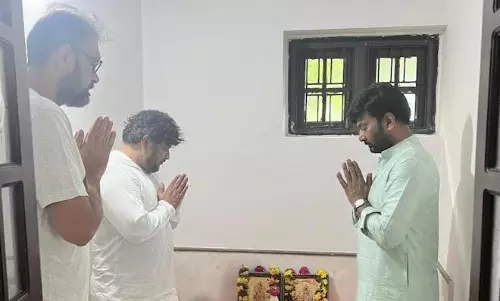 పవన్ - సూరి... ఫ్యాన్స్ నాట్ హ్యాపీ!