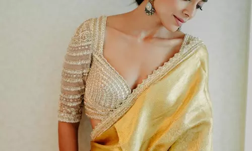 Scintillating Shriya In A Stellar Saree!