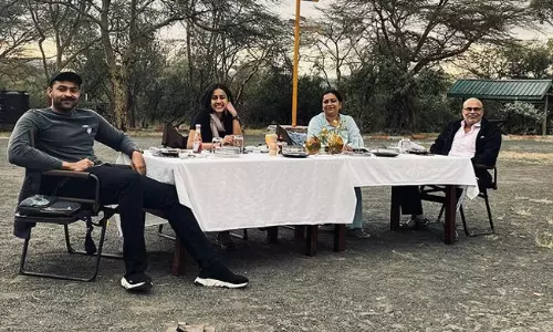 కెన్యా నేష‌న‌ల్ పార్క్ లో నాగ‌బాబు ఫ్యామిలీ!