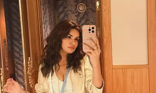 Astonishing Avneet Kaur In Trendy Look! Astonishing Avneet Kaur In Trendy Look!