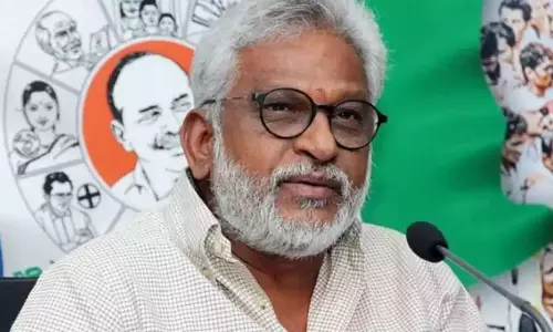 బాబాయ్ చుట్టూ ఆశావహులు...మ్యాటర్ అదేనా..?