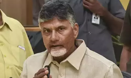 భయపడను అంటూ పదే పదే... ఏంటిది  బాబూ..?