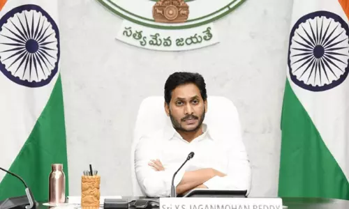 లండన్ లో జగన్ పై తప్పుడు ప్రకటనలు... ఇది ఎవరి పైత్యం?