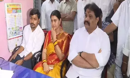 కూతురి కులాంతర ప్రేమవివాహం.. దగ్గరుండి జరిపించిన వైసీపీ ఎమ్మెల్యే!