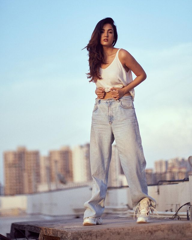 Sizzling Beauty Sonal Chauhan Sizzling Beauty Sonal Chauhan