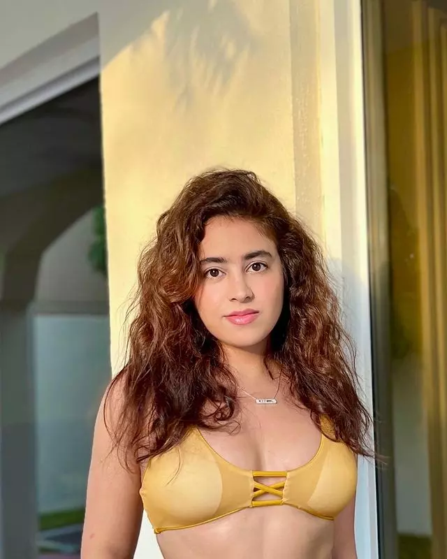 Shobhita Flaunts Her Staggering Physique!