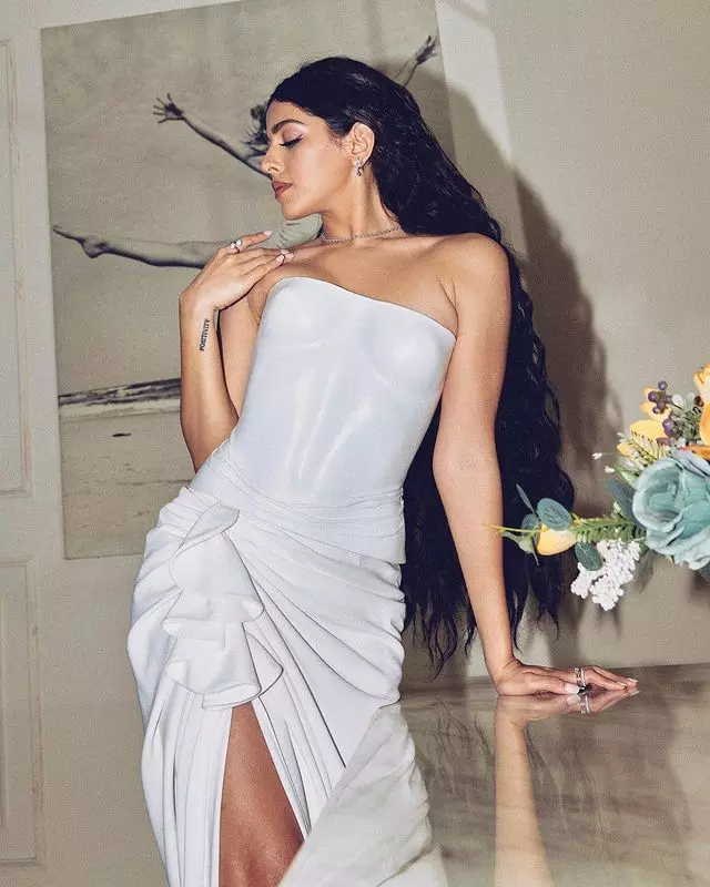 Super Stylish Poses Of Alaya In White! Super Stylish Poses Of Alaya In White!