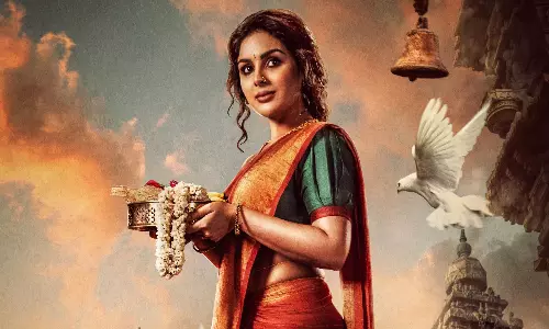 డెవిల్.. అందమైన దేవతలా సంయుక్తా..