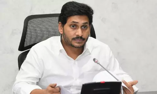 ఏపీకి వస్తూనే ఢిల్లీకి... జగన్ ప్లాన్ ఏంటి...?