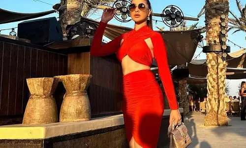 Raai Laxmi absolutely stunning