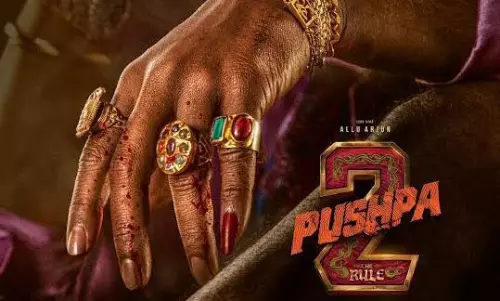 బన్నీ పింక్ గోరు.. కథేంటి?