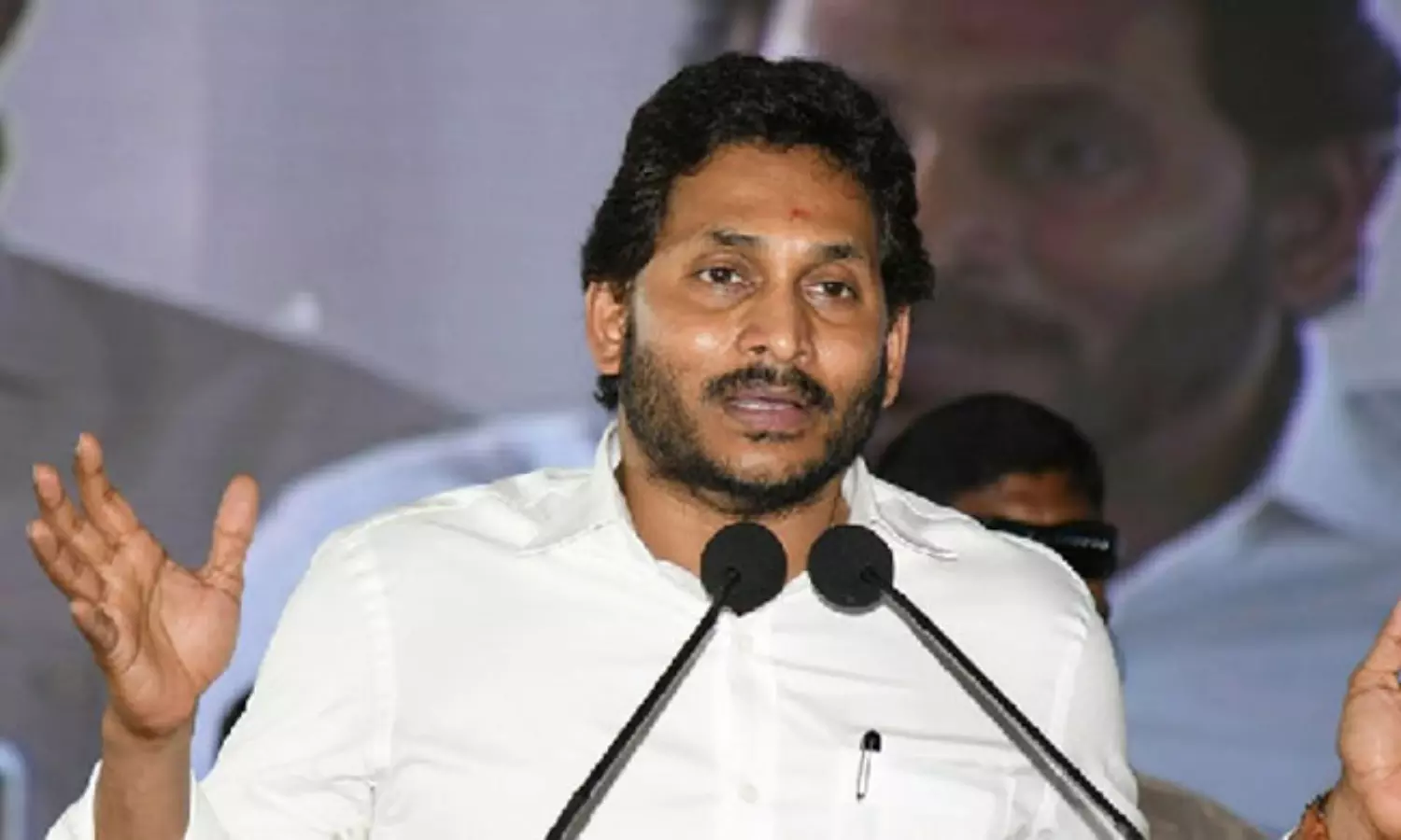 అందరి కళ్లూ నిడదవోలు మీదనే..... బాబు అరెస్ట్ మీద జగన్ ఏం చెబుతారో...? అందరి కళ్లూ నిడదవోలు మీదనే..... బాబు అరెస్ట్ మీద జగన్ ఏం చెబుతారో...?