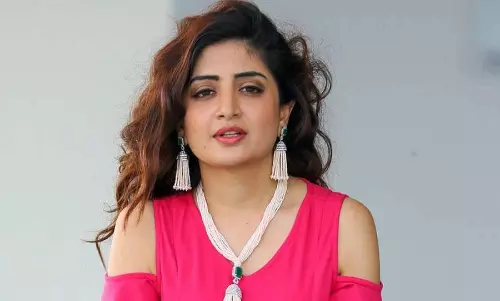 ఏమైనా పూనమ్ ధైర్యం లెక్కనే వేరబ్బా?